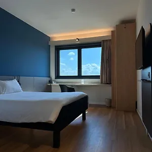 Otel Ibis Fiera ***