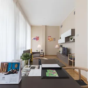 Lejlighed Hemeras Boutique Homes - Design Near Duomo Cathedral, Milano