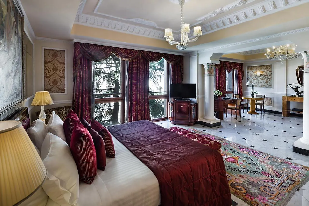 *****  Baglioni Hotel Carlton - The Leading Hotels Of The World Milano İtalya